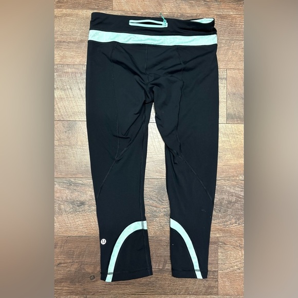 Lululemon Run Inspire Crop II Athletic Leggings Size 6 - Picture 3 of 5